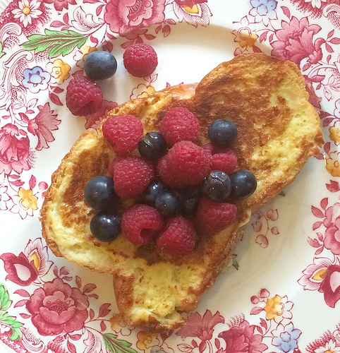 French toast topped with Concord grapes and raspberries via Lizshealthytable.com