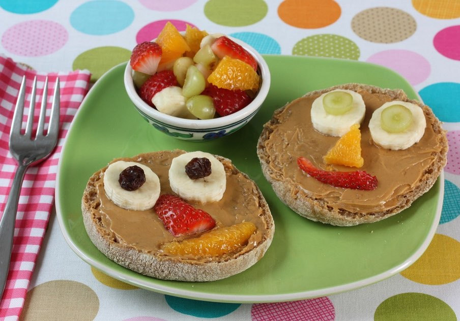 Peanut Butter Smiley Faces via LizsHealthyTable.com
