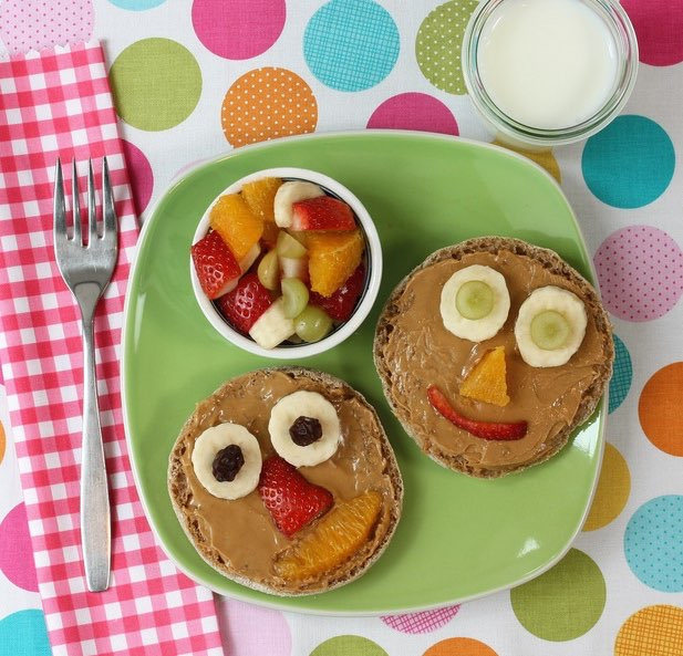 Peanut Butter Smiley Faces via LizsHealthyTable.com