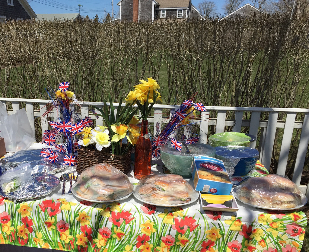 Daffodil Festival, Nantucket 2015 - picnic via LizsHealthyTable.com