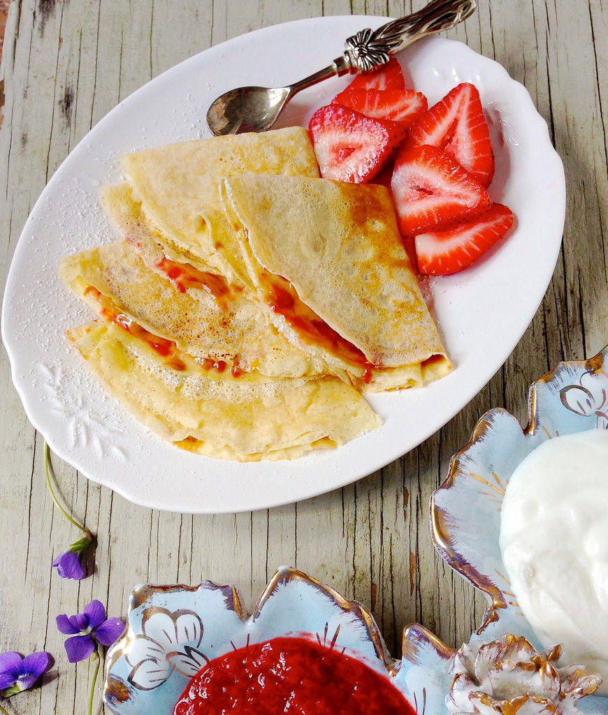 Food Photography for Smartphones - 5 Everyday Background Surfaces via LizsHealthyTable.com