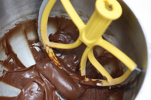 Berry Good Chocolate Cupcakes via MealMakeoverMoms.com/kitchen #cupcakes #valentinesday #healthy #dessert #blueberries