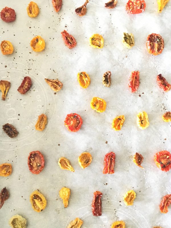 Farmers' Market Pizzas via lpzshealthytable.com #flatoutlove #pizza #vegetables #vegetarian