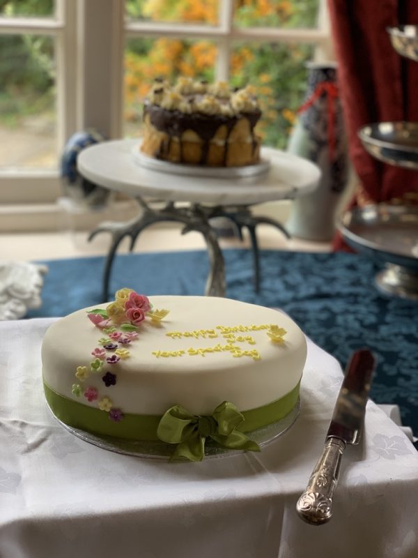 England food and adventure via lizshelthytable.com #england fruit cake 