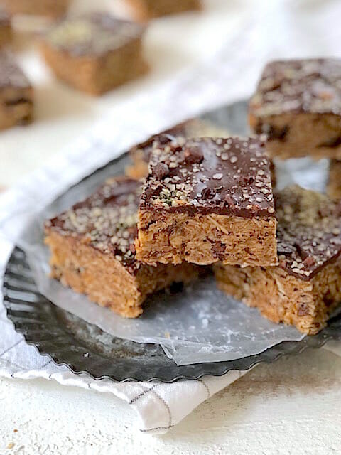 27 Healthier Cookie Swap Cookies, Brownies & Bars via Lizshealthytable.com #cookieswap