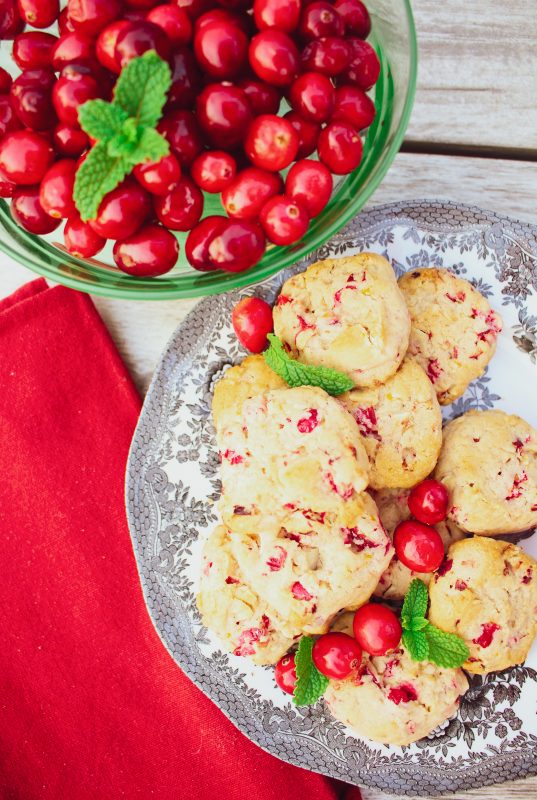 27 Healthier Cookie Swap Cookies, Brownies & Bars via Lizshealthytable.com #cookieswap