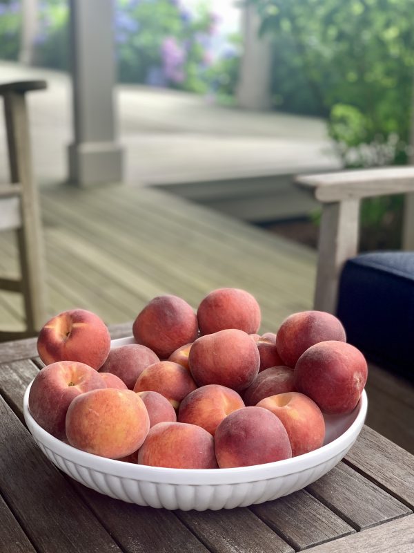Peach and Banana Creamsicle Smoothie + A Primer on Peaches via lizshealthytable.com