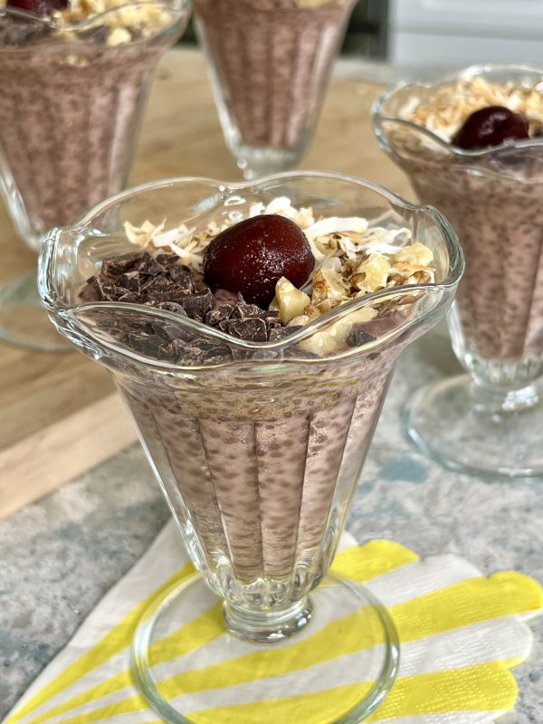 Chocolate Cherry Chia Pudding via lizshealthytable.com 