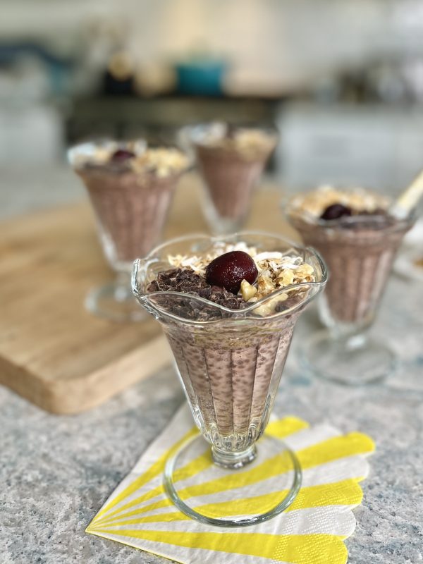 Chocolate Cherry Chia Pudding via lizshealthytable.com 